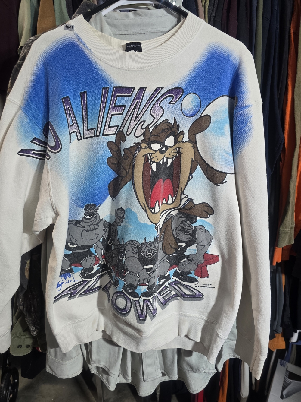 VINTAGE 1996 Warner Bros. White & Blue Taz 'No Aliens Allowed' Sweatshirt